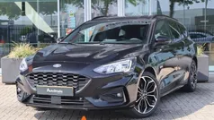 Zwart, metallic lak Gebruikt 2021 Ford Focus ST-Line X Stationwagen | € 18.700 (Goede deal)