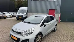 Beige Gebruikt 2013 Kia Rio Plus Hatchback | € 4.749 (Eerlijke prijs)