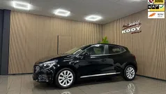Gebruikt 2021 Renault Clio V Intens Hatchback | € 14.770 (Eerlijke prijs)