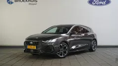 Grijs Gebruikt 2024 Ford Focus ST-Line X Hatchback | € 28.445 (Eerlijke prijs)