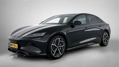 Zwart metallic Gebruikt 2025 BYD Seal Design Sedan | € 40.950 (Eerlijke prijs)