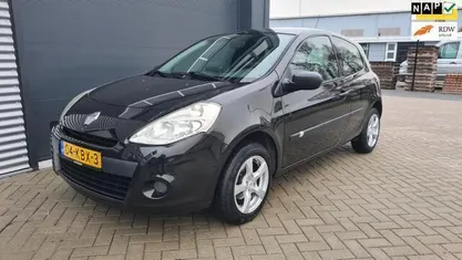 Zwart Occasion 2009 Renault Clio II Hatchback | € 2.250 (Eerlijke prijs)