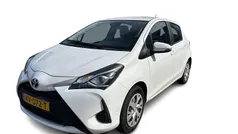 Wit Gebruikt 2017 Toyota Yaris Hatchback | € 12.940 (Eerlijke prijs)