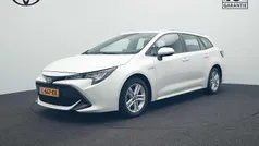 Wit metallic Gebruikt 2021 Toyota Corolla Active Stationwagen | € 21.985 (Eerlijke prijs)