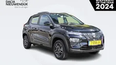 Astraal zwart gnq Gebruikt 2023 Dacia Spring Comfort Plus Hatchback | € 11.995 (Eerlijke prijs)