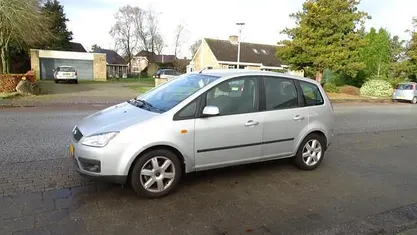 Gebruikt 2005 Ford C-MAX Futura MPV | € 1.699 (Eerlijke prijs)