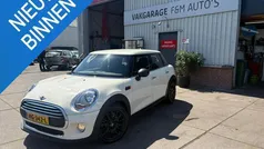 Wit, metallic lak Gebruikt 2015 Mini ONE Hatchback | € 6.950 (Eerlijke prijs)