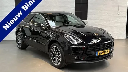 Zwart (metallic) Gebruikt 2018 Porsche Macan Turbo SUV | € 37.950 (Eerlijke prijs)