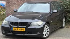 Zwart Gebruikt 2005 BMW 320 Sedan | € 995 (Super prijs)