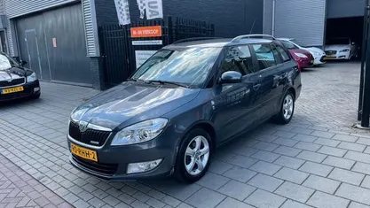 Occasion Skoda Fabia GreenLine 75 PK (55 kW) 2011 Grijs, metallic lak Hatchback