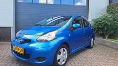 Blauw Gebruikt 2009 Toyota Aygo Hatchback | € 3.350 (Eerlijke prijs)