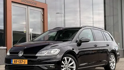 Zwart Gebruikt 2017 VW Golf VII Highline Stationwagen | € 17.845 (Eerlijke prijs)
