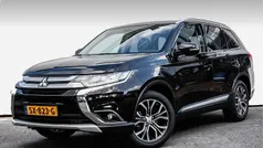 Zwart, metallic lak Gebruikt 2018 Mitsubishi Outlander SUV | € 17.740 (Eerlijke prijs)