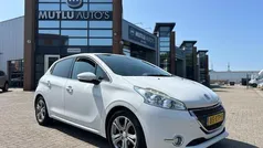 Wit Gebruikt 2012 Peugeot 208 Allure Hatchback | € 5.990 (Eerlijke prijs)