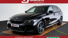Zwart Gebruikt 2023 BMW 330e Comfort Edition Stationwagen | € 41.950 (Eerlijke prijs)