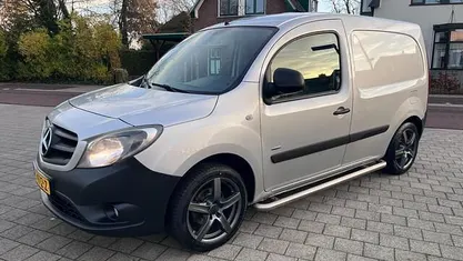 Grijs (metallic) Gebruikt 2016 Mercedes Citan 108 Van | € 6.499 (Eerlijke prijs)
