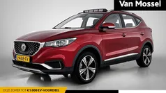 Rood Gebruikt 2020 MG ZS Luxury Sedan | € 14.995 (Eerlijke prijs)