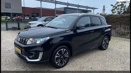 Gebruikt 2020 Suzuki Vitara Style SUV | € 18.495 (Eerlijke prijs)