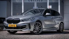 Grijs Gebruikt 2024 BMW 118 M Sport Hatchback | € 37.400 (Eerlijke prijs)