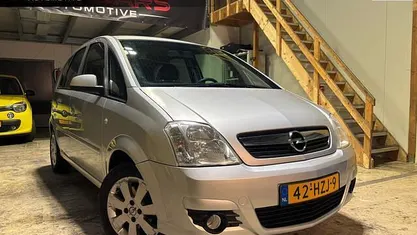Grijs (metallic) Gebruikt 2009 Opel Meriva MPV | € 3.495 (Eerlijke prijs)