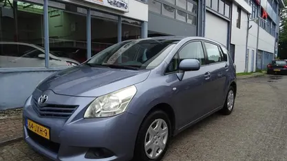 Blauw Gebruikt 2009 Toyota Verso Comfort MPV | € 6.950 (Eerlijke prijs)
