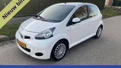 Wit Gebruikt 2010 Toyota Aygo Comfort Hatchback | € 2.499 (Eerlijke prijs)