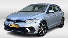 Grijs Gebruikt 2023 VW Polo Life Hatchback | € 18.750 (Eerlijke prijs)