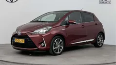 Rood Gebruikt 2017 Toyota Yaris Hybrid Executive Hatchback | € 17.445 (Goede deal)