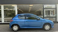 Blauw Gebruikt 2007 Peugeot 206 Forever Hatchback | € 1.777 (Eerlijke prijs)