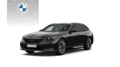 Zwart, metallic lak Nieuw 2024 BMW 520 M Sport Stationwagen | € 88.495 (Goede deal)