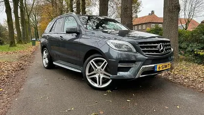 Grijs (metallic) Gebruikt 2013 Mercedes 350 Prestige SUV | € 32.945 (Eerlijke prijs)