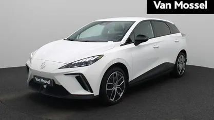 Wit Gebruikt 2023 MG MG4 EV Luxury Hatchback | € 23.495 (Eerlijke prijs)