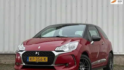 Rood (metallic) Gebruikt 2016 DS Automobiles DS3 Chic Hatchback | € 4.499 (Goede deal)