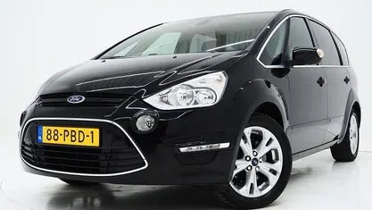 Zwart (metallic) Gebruikt 2011 Ford S-MAX Titanium MPV | € 8.440 (Eerlijke prijs)