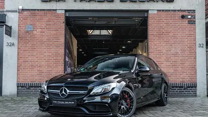 Zwart Gebruikt 2017 Mercedes S63 AMG AMG Sedan | € 47.995 (Goede deal)