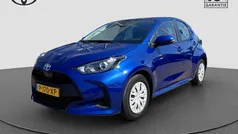 Blauw Gebruikt 2022 Toyota Yaris Hybrid Active Hatchback | € 21.450 (Eerlijke prijs)