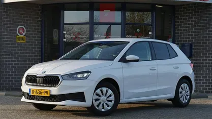 Wit Occasion 2022 Skoda Fabia Ambition Hatchback | € 15.845 (Eerlijke prijs)