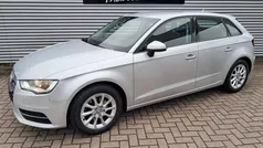 Grijs, metallic lak Gebruikt 2014 Audi A3 Sportback Ambition Hatchback | € 11.900 (Eerlijke prijs)