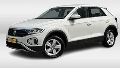 Grijs Gebruikt 2023 VW T-Roc Life SUV | € 23.950 (Eerlijke prijs)