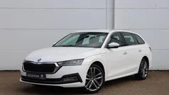 Gebruikt 2021 Skoda Octavia Style Hatchback | € 21.950 (Eerlijke prijs)