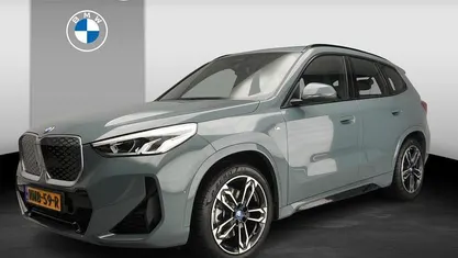 Groen Gebruikt 2025 BMW iX1 Shadowline SUV | € 49.900 (Goede deal)
