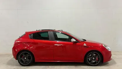 Rood Gebruikt 2012 Alfa Romeo Giulietta Distinctive Hatchback | € 5.999 (Eerlijke prijs)