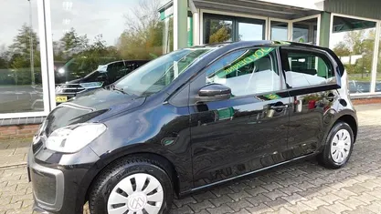 Zwart Gebruikt 2023 VW up! move up! Hatchback | € 13.950 (Eerlijke prijs)