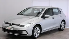 Gebruikt 2022 VW Golf VIII Life Sedan | € 31.787 (Eerlijke prijs)