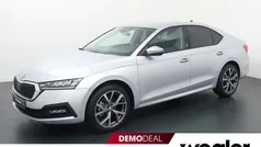 Zilver, metallic lak Gebruikt 2024 Skoda Octavia Ambition Hatchback | € 29.840 (Eerlijke prijs)