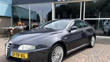 Occasion Alfa Romeo GT Distinctive 140 PK (102 kW) 2006 Grijs Coupé