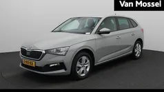 Grijs Gebruikt 2023 Skoda Scala Ambition Hatchback | € 19.400 (Eerlijke prijs)