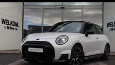 Wit Gebruikt 2024 Mini Cooper SE Hatchback | € 35.950 (Eerlijke prijs)