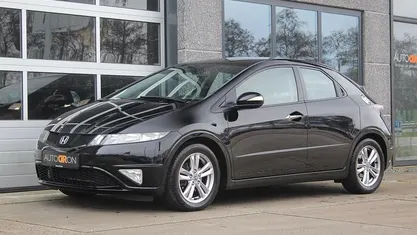 Zwart Gebruikt 2009 Honda Civic Hatchback | € 5.250 (Eerlijke prijs)