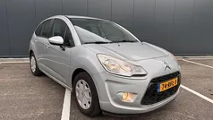 Grijs, metallic lak Gebruikt 2011 Citroën C3 Dynamique Hatchback | € 3.350 (Eerlijke prijs)